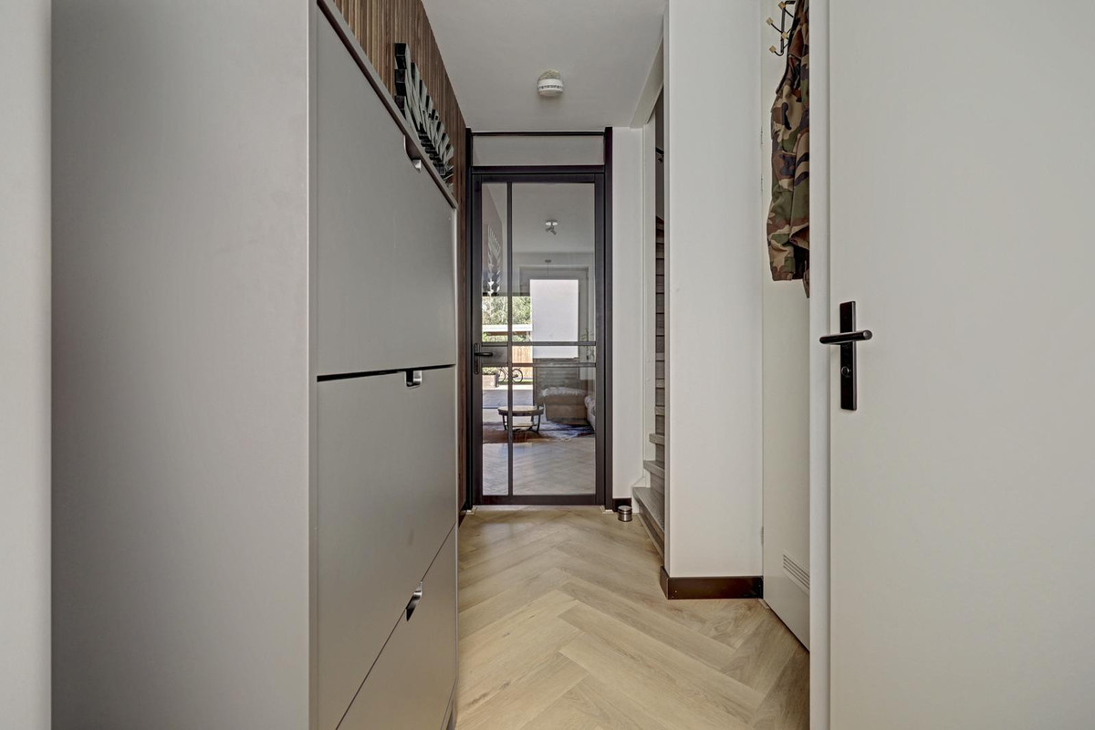 Hoekwoning te koop: Douwe Dabbertstraat 53, Almere