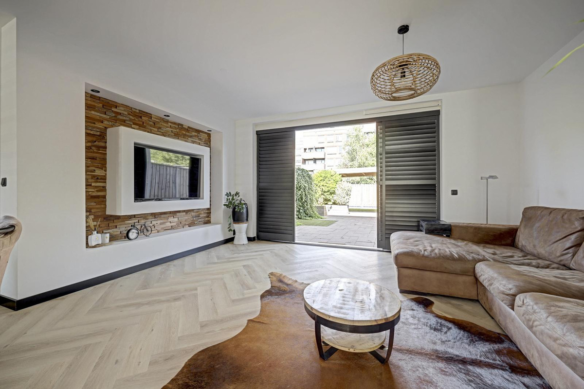 Hoekwoning te koop: Douwe Dabbertstraat 53, Almere