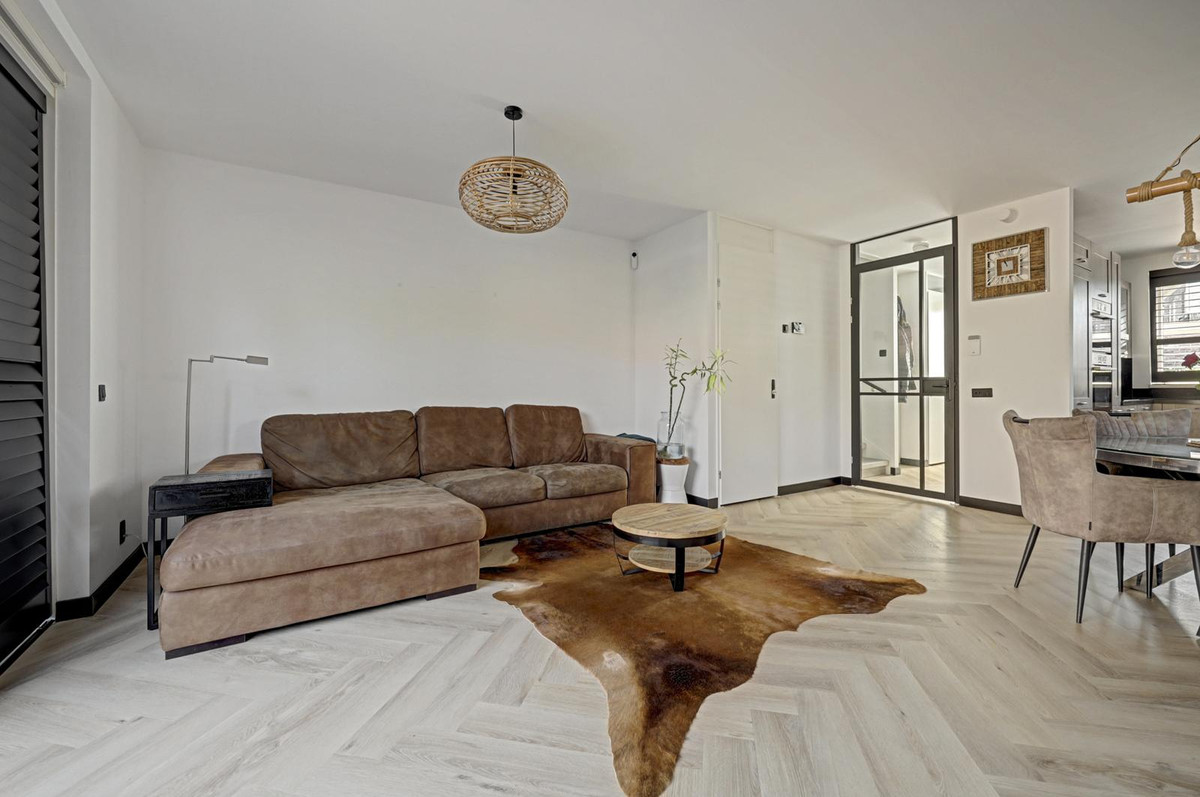 Hoekwoning te koop: Douwe Dabbertstraat 53, Almere