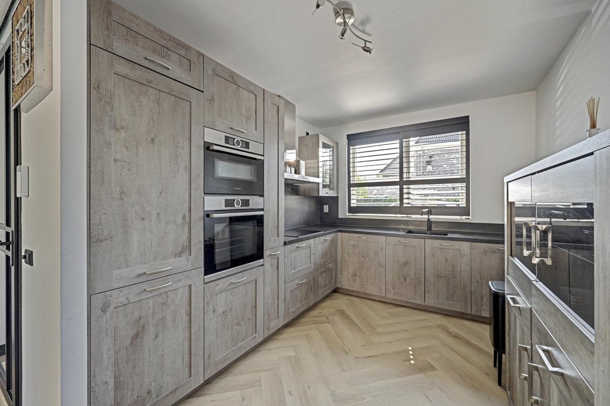 Hoekwoning te koop: Douwe Dabbertstraat 53, Almere
