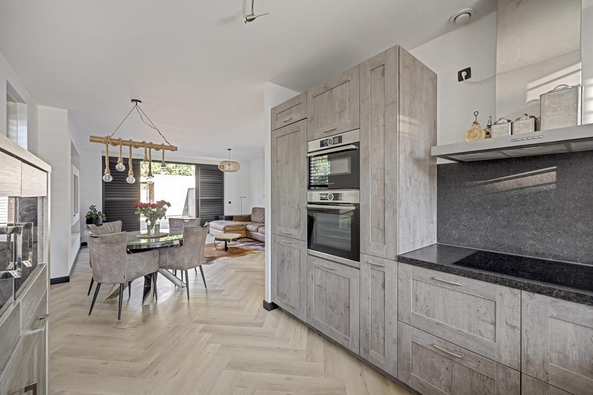 Hoekwoning te koop: Douwe Dabbertstraat 53, Almere