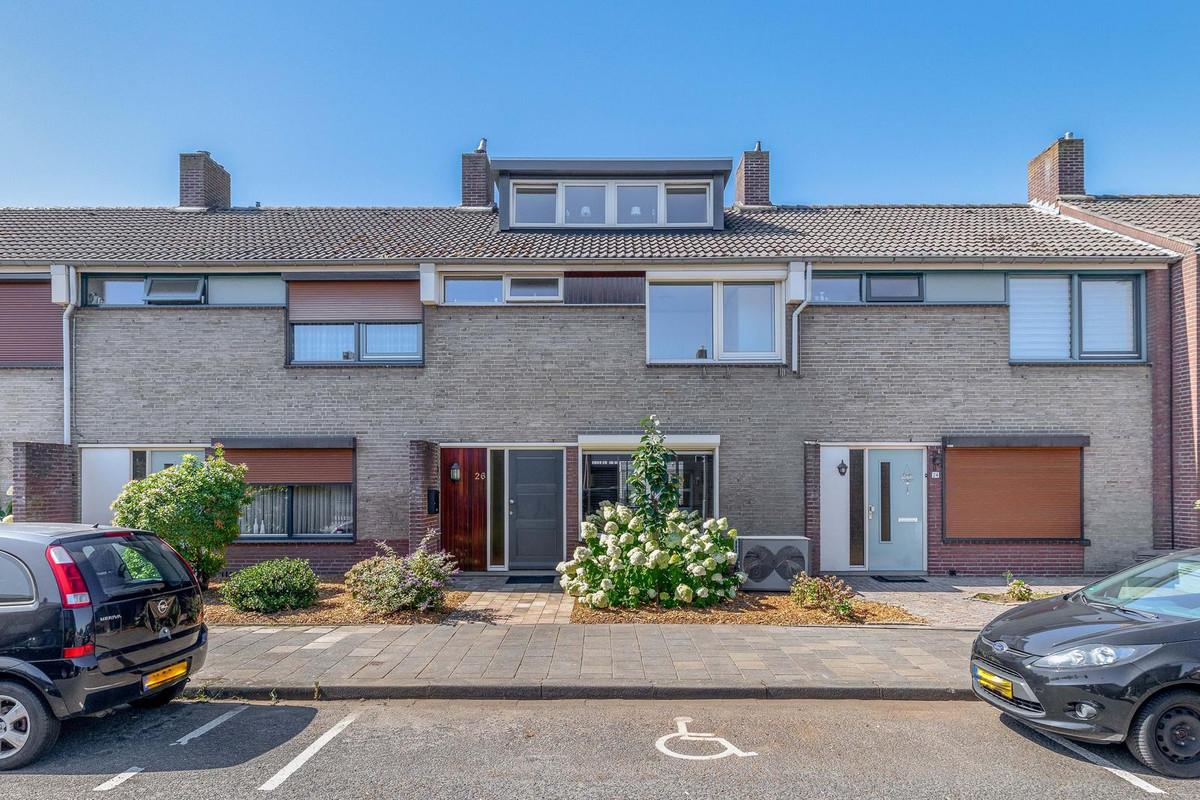 Tussenwoning te koop: Genbroekstraat 26, Venlo