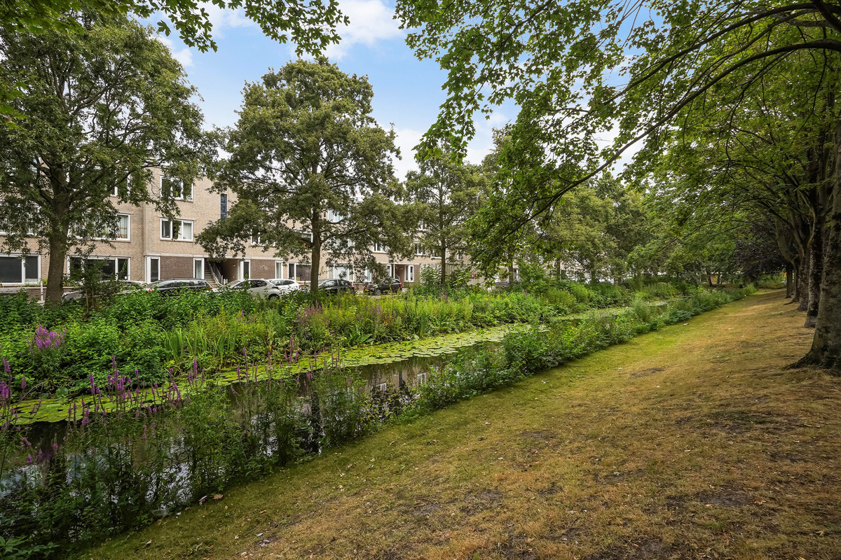 Appartement te koop: John Rädeckerkade 27, 'S-Gravenhage
