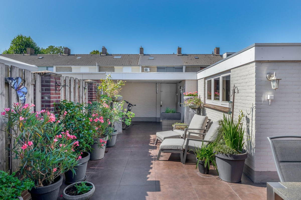 Tussenwoning te koop: Genbroekstraat 26, Venlo