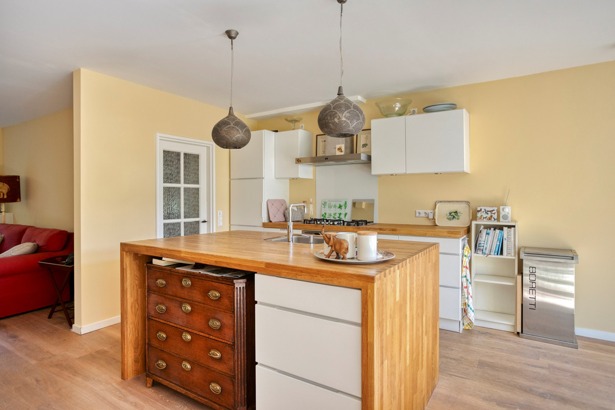Tussenwoning te koop: Flevolaan 6, Muiderberg