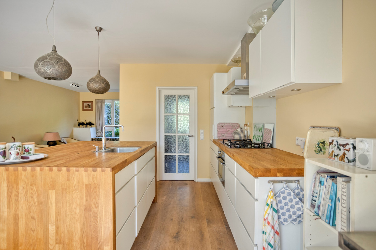 Tussenwoning te koop: Flevolaan 6, Muiderberg