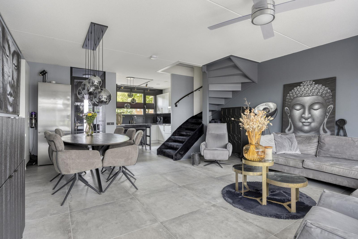 Tussenwoning te koop: Friezenplein 8, Maastricht