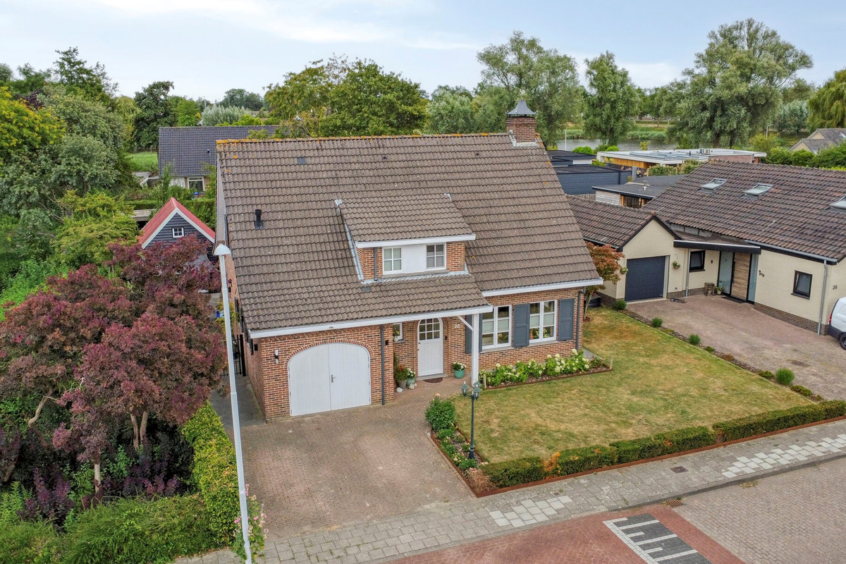Vrijstaande woning te koop: Irisstraat 26, Hoek