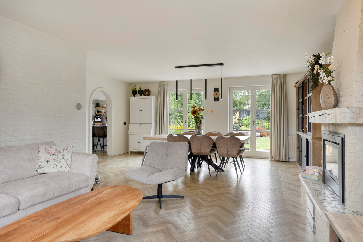 Vrijstaande woning te koop: Irisstraat 26, Hoek