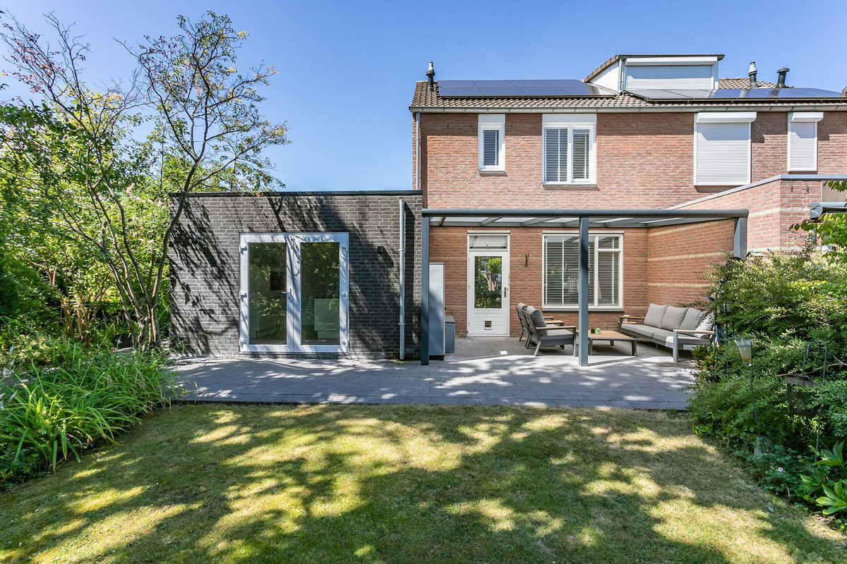 Hoekwoning te koop: De Kloes 11, Amstenrade