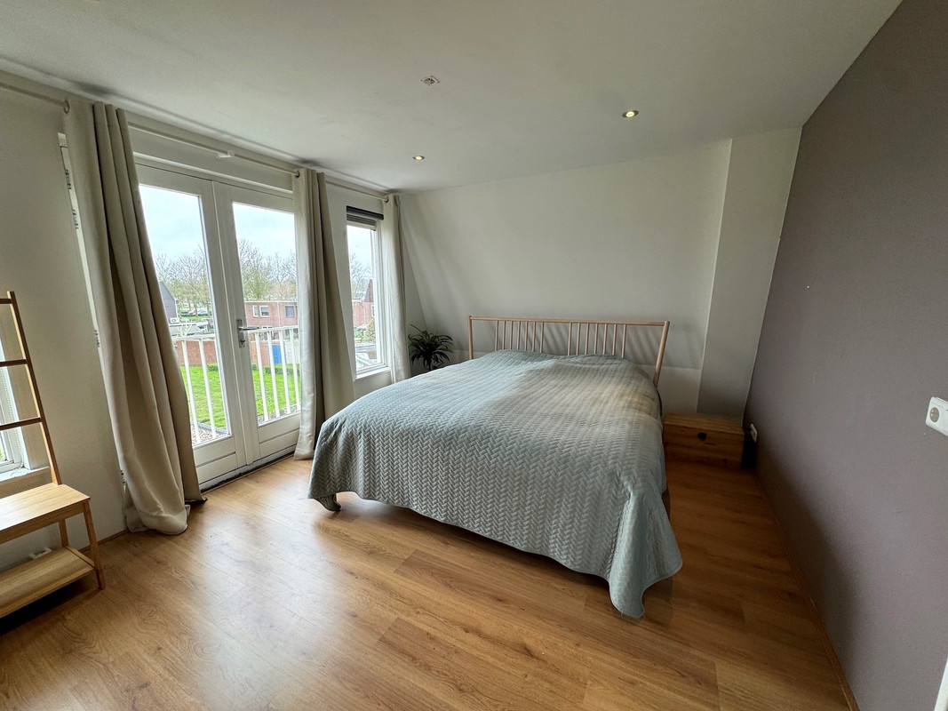 Tussenwoning te huur: Peppengouw 156, Almere