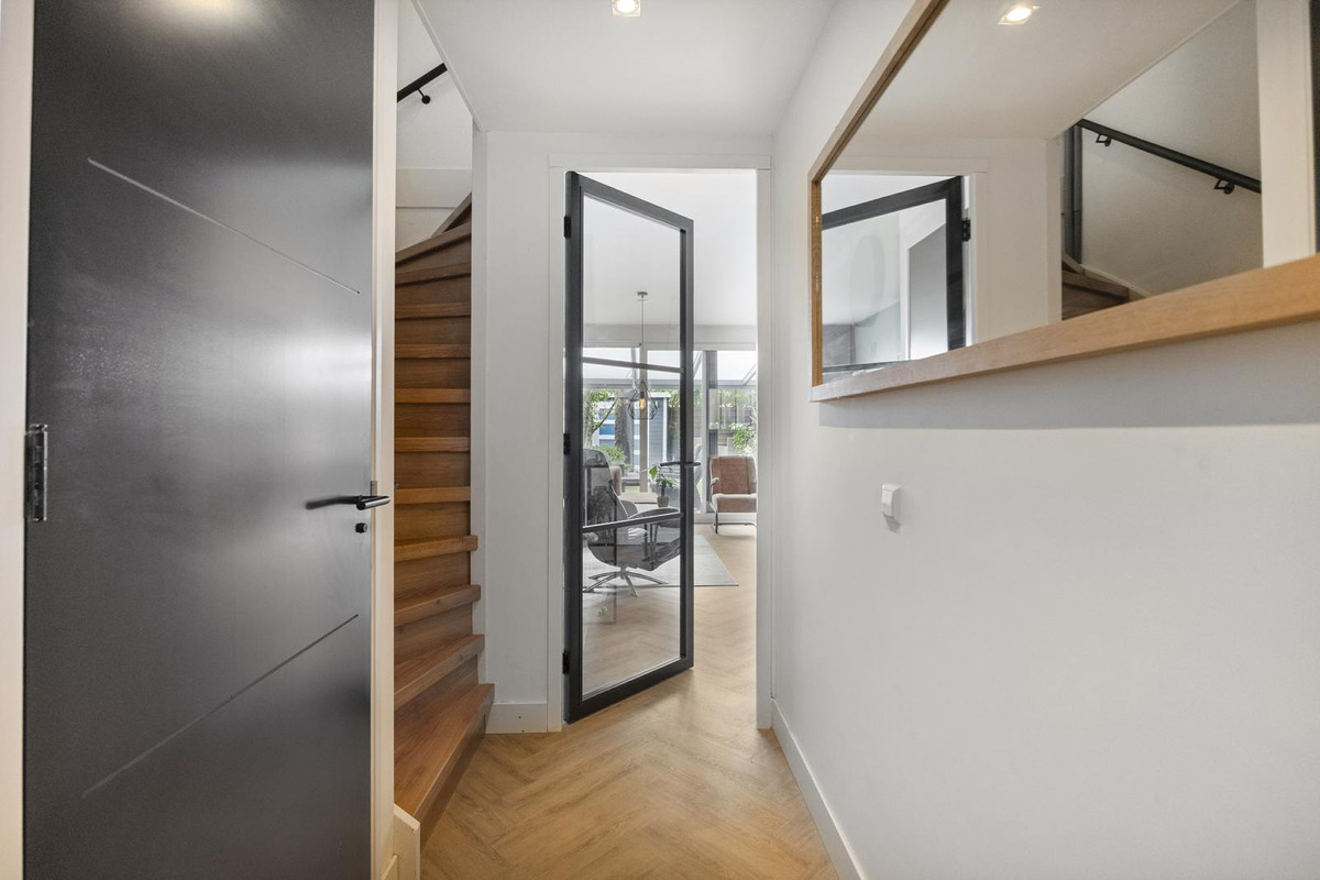 Hoekwoning te koop: Vleeshouwerstraat 1, Alkmaar