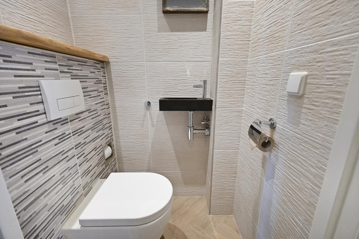 Hoekwoning te koop: Vleeshouwerstraat 1, Alkmaar