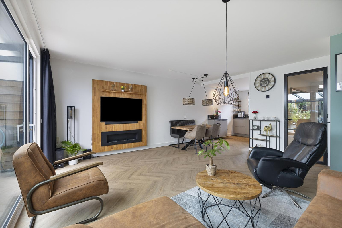 Hoekwoning te koop: Vleeshouwerstraat 1, Alkmaar