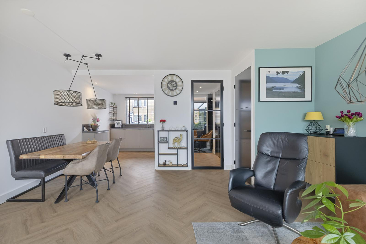 Hoekwoning te koop: Vleeshouwerstraat 1, Alkmaar