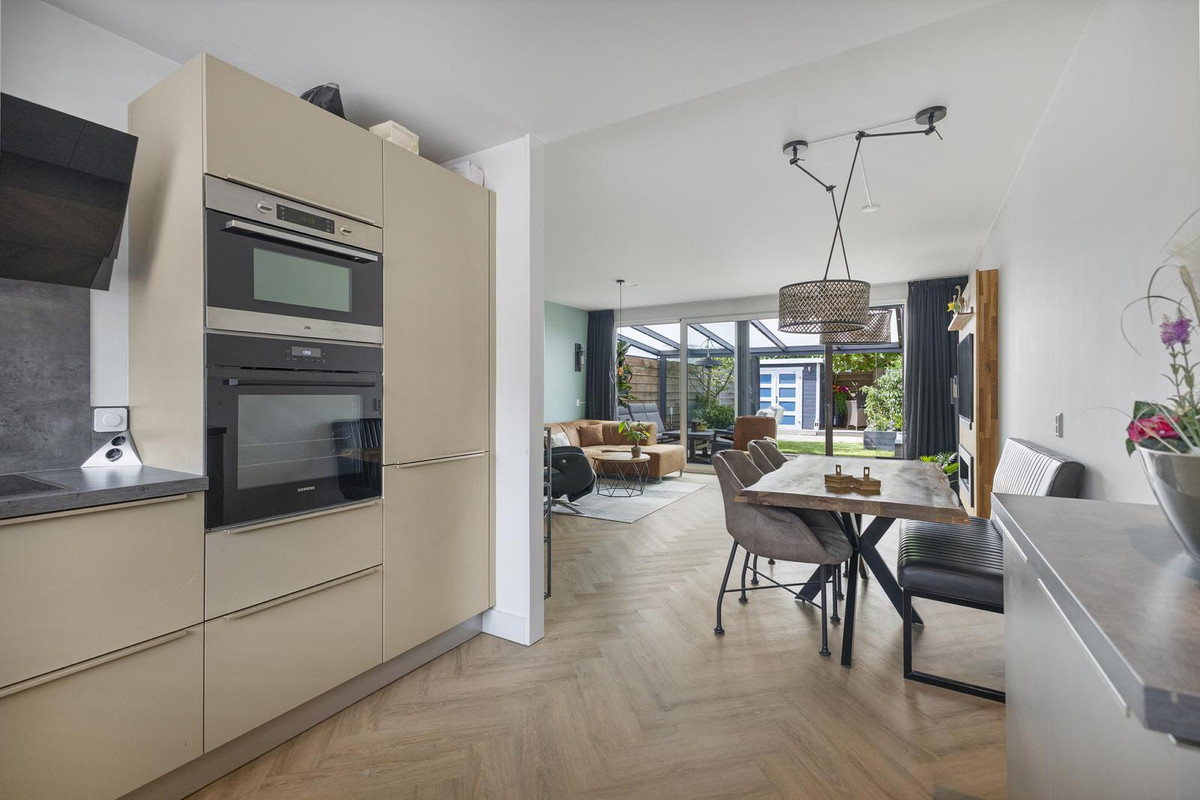 Hoekwoning te koop: Vleeshouwerstraat 1, Alkmaar