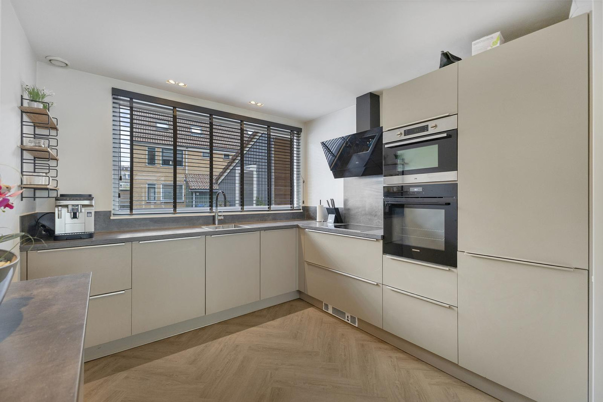 Hoekwoning te koop: Vleeshouwerstraat 1, Alkmaar