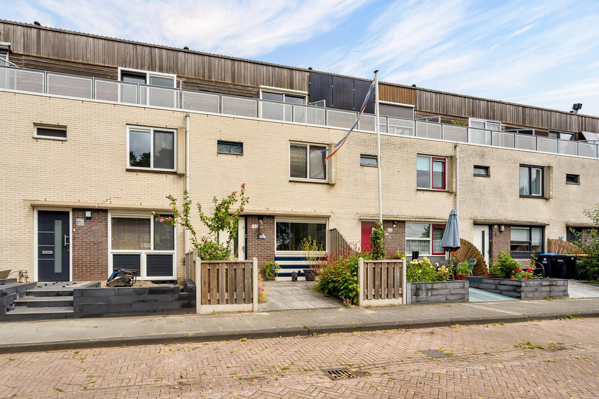 Tussenwoning te koop: Vijfherenlanden 152, Lelystad