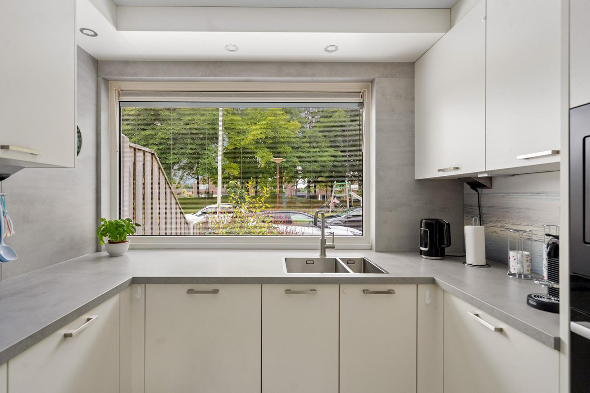 Tussenwoning te koop: Vijfherenlanden 152, Lelystad