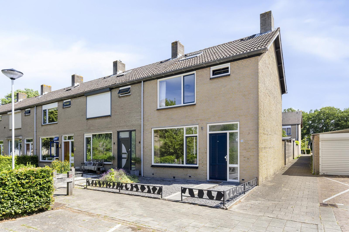 Hoekwoning te koop: Heidehof 98, Made