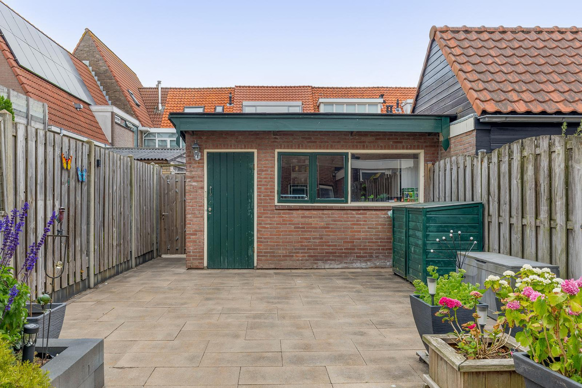 Tussenwoning te koop: Sperwerstraat 5, Den Helder