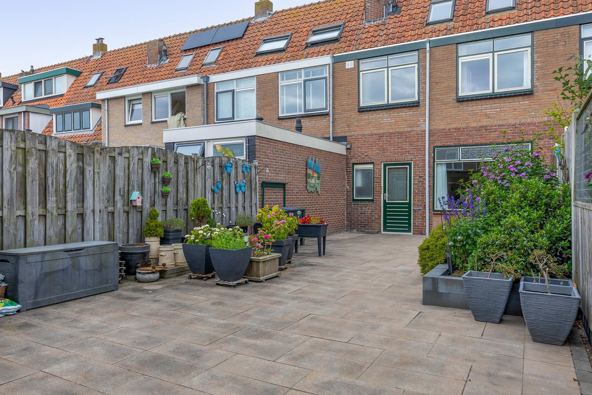 Tussenwoning te koop: Sperwerstraat 5, Den Helder