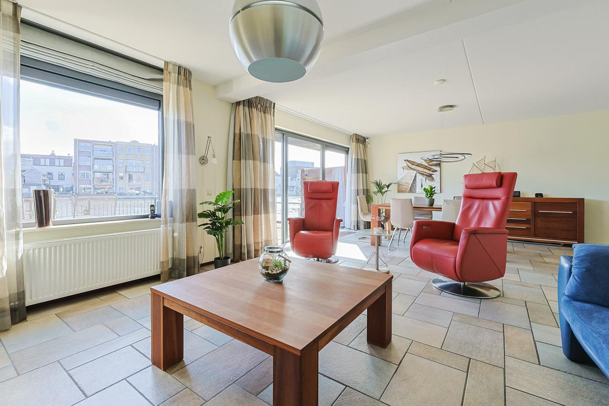 Tussenwoning te koop: Varossieaupalet 7, Alphen Aan Den Rijn