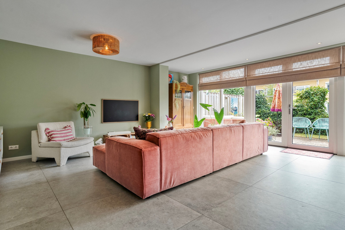 Tussenwoning te koop: Zomertalinghof 22, Zwolle