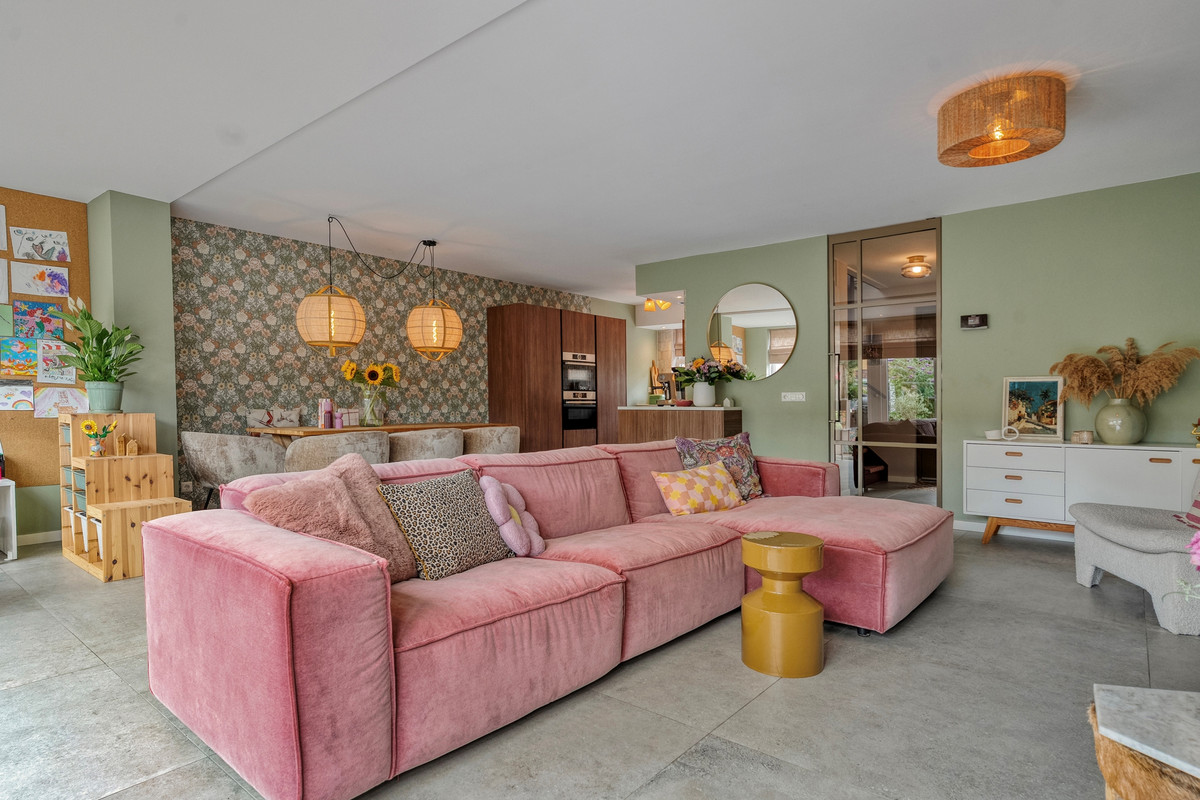 Tussenwoning te koop: Zomertalinghof 22, Zwolle