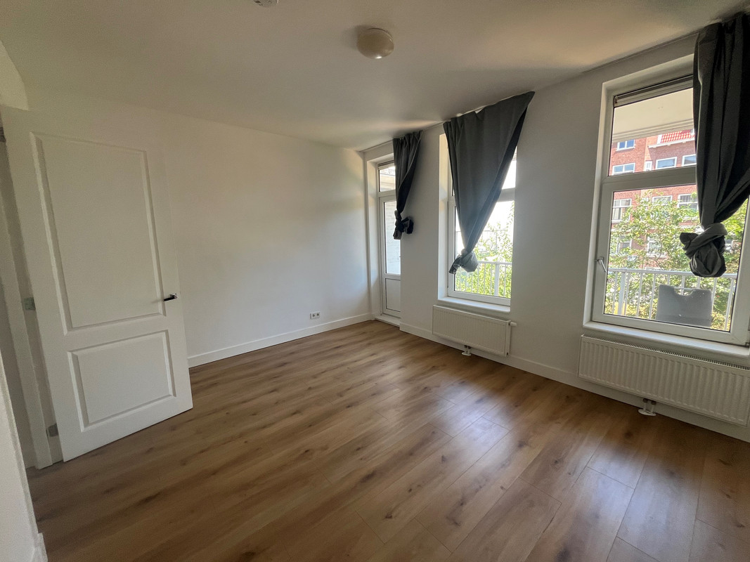 Tussenwoning te huur: Meekrapstraat 6, Rotterdam