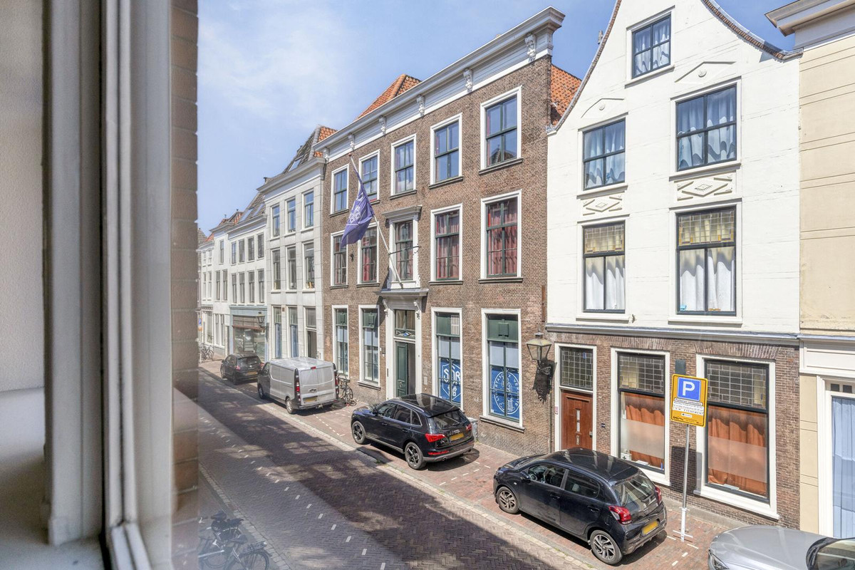 Appartement te koop: Hogewoerd 131A, Leiden