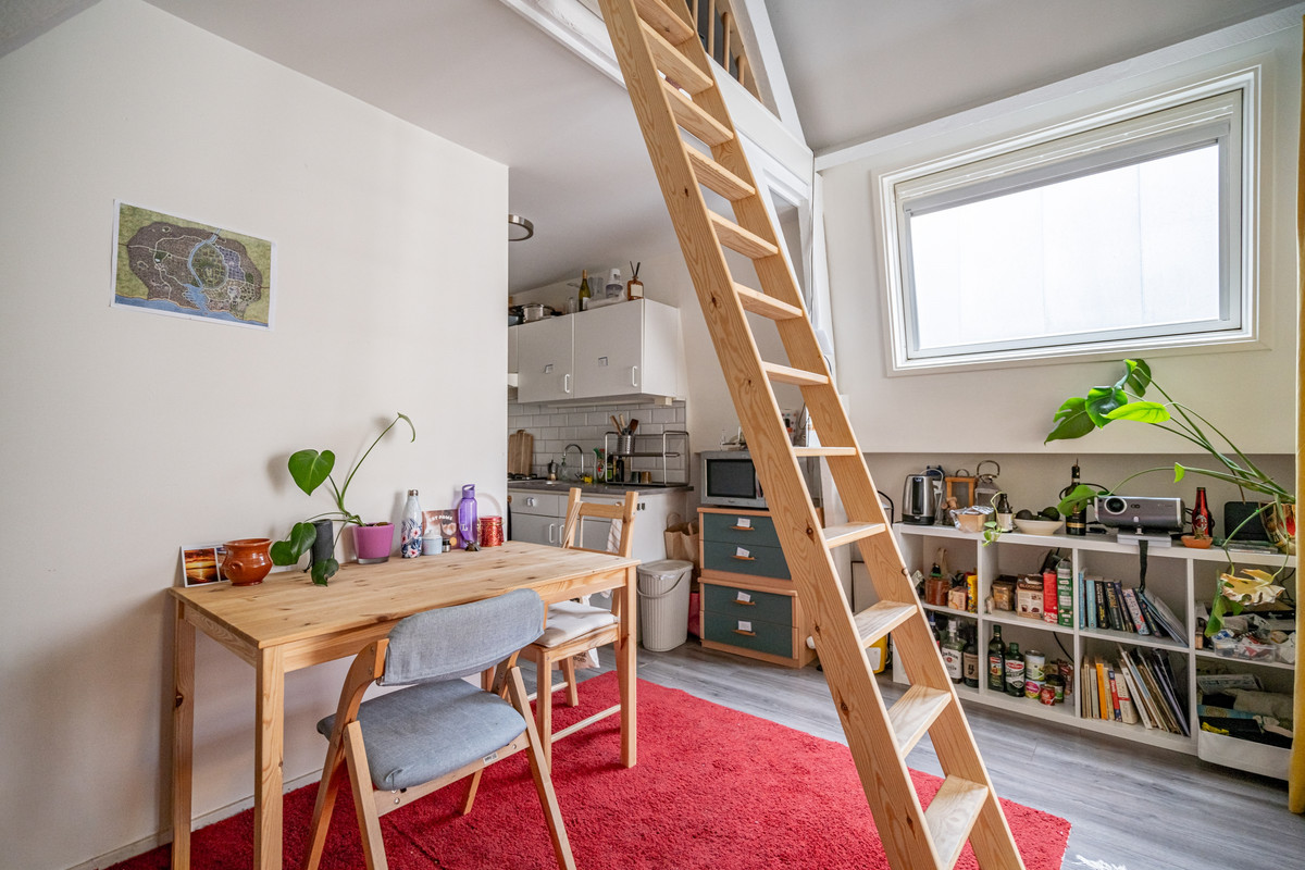 Studio te koop: Lange Scheistraat 4B, Leiden
