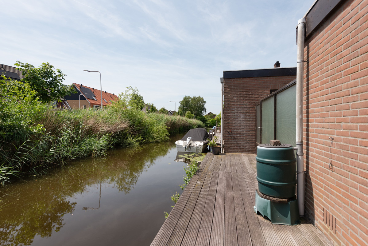 Twee-onder-één-kap te koop: Westeinde 59, Roelofarendsveen