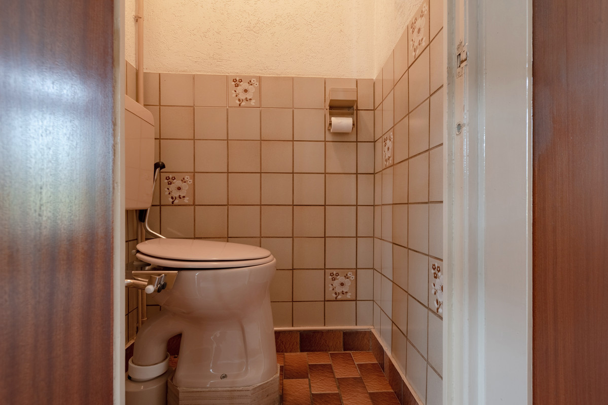 Twee-onder-één-kap te koop: Westeinde 59, Roelofarendsveen
