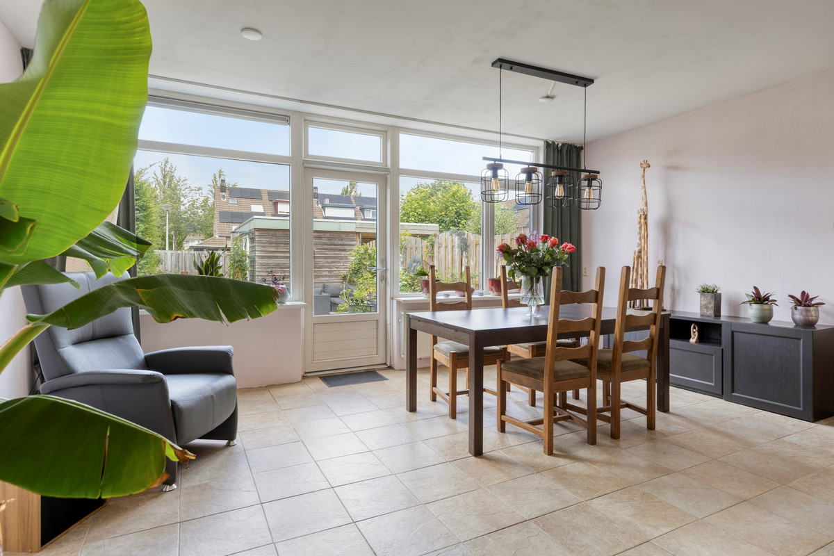 Tussenwoning te koop: Mezendaal 330, Nieuwerkerk A/D Ijssel