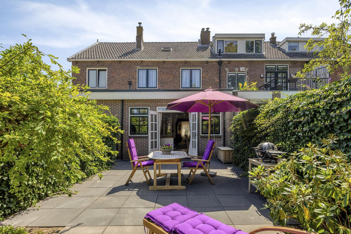 Tussenwoning te koop: Herenweg 20, Warmond