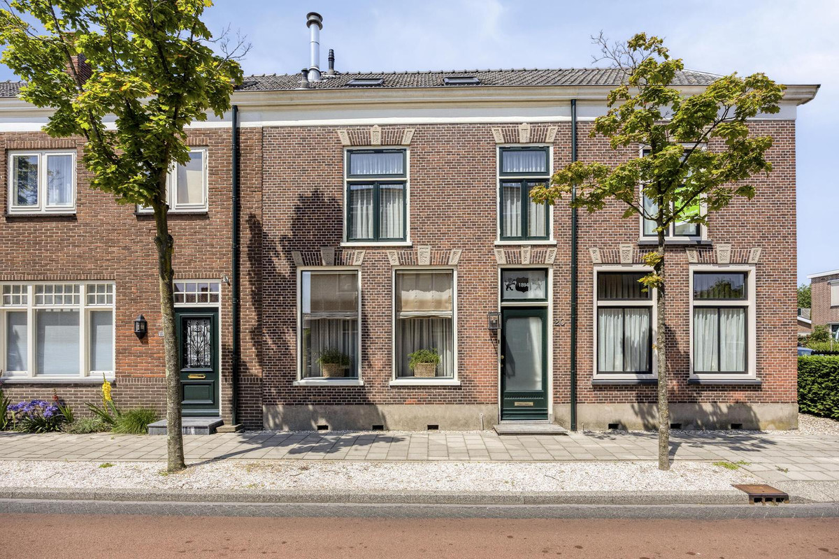 Tussenwoning te koop: Herenweg 20, Warmond