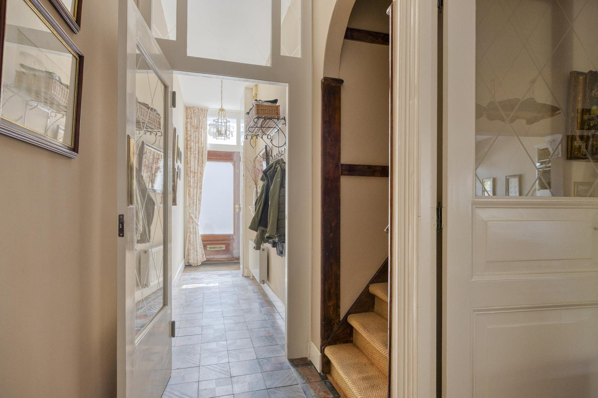 Tussenwoning te koop: Herenweg 20, Warmond