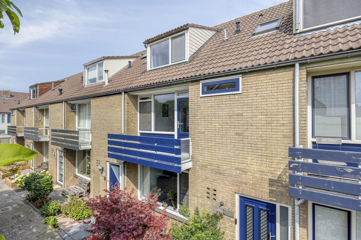 Tussenwoning te koop: Valkenhorst 13, Boskoop