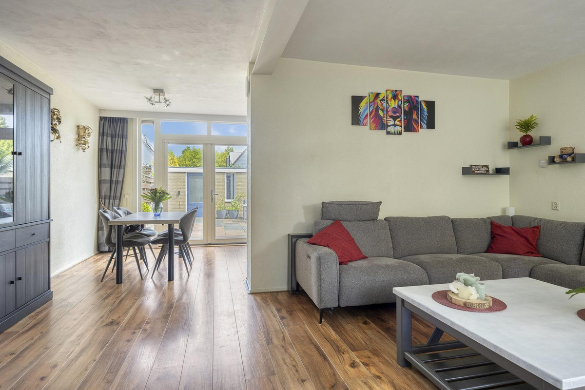 Tussenwoning te koop: Valkenhorst 13, Boskoop