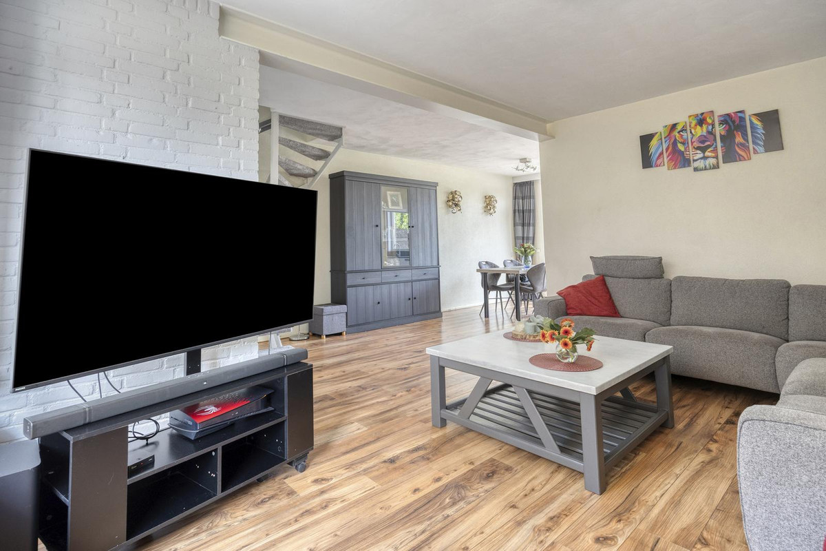Tussenwoning te koop: Valkenhorst 13, Boskoop