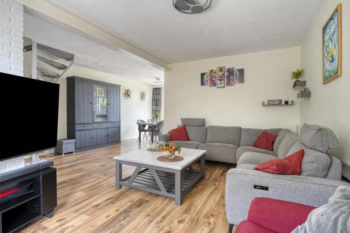 Tussenwoning te koop: Valkenhorst 13, Boskoop