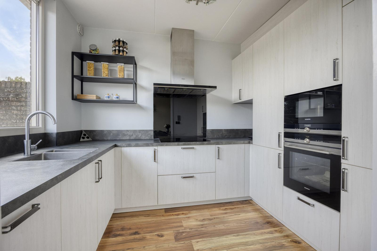Tussenwoning te koop: Valkenhorst 13, Boskoop