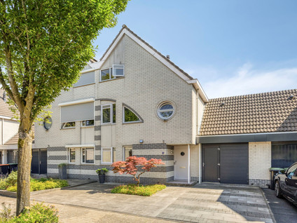 Mevr.Mr. L. Ribbius Peletierstraat 18