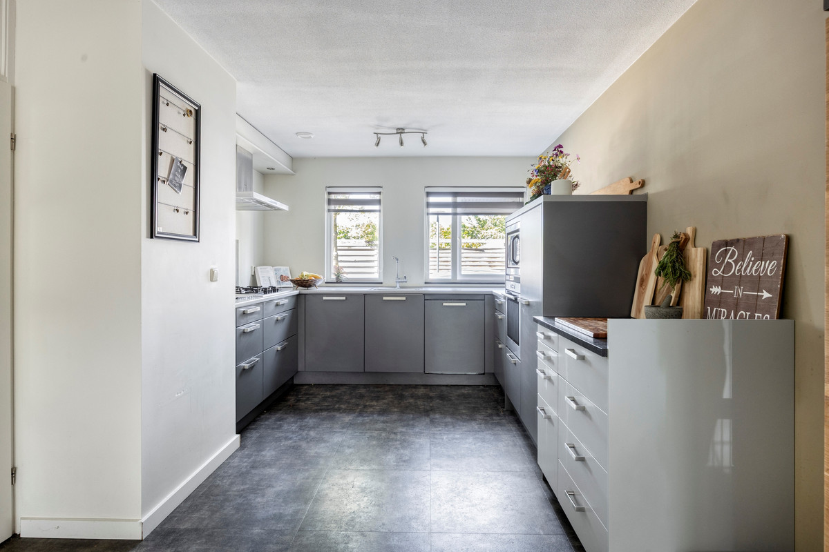 Tussenwoning te koop: Mevr.Mr. L. Ribbius Peletierstraat 18, Gorinchem
