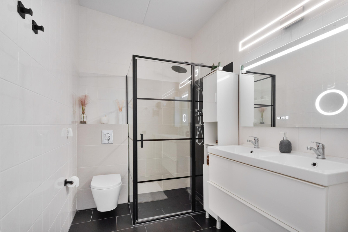 Tussenwoning te koop: Chatelainestraat 50, Almere