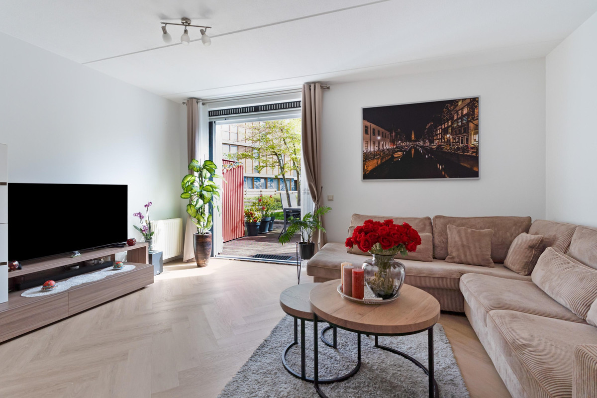 Tussenwoning te koop: Chatelainestraat 50, Almere