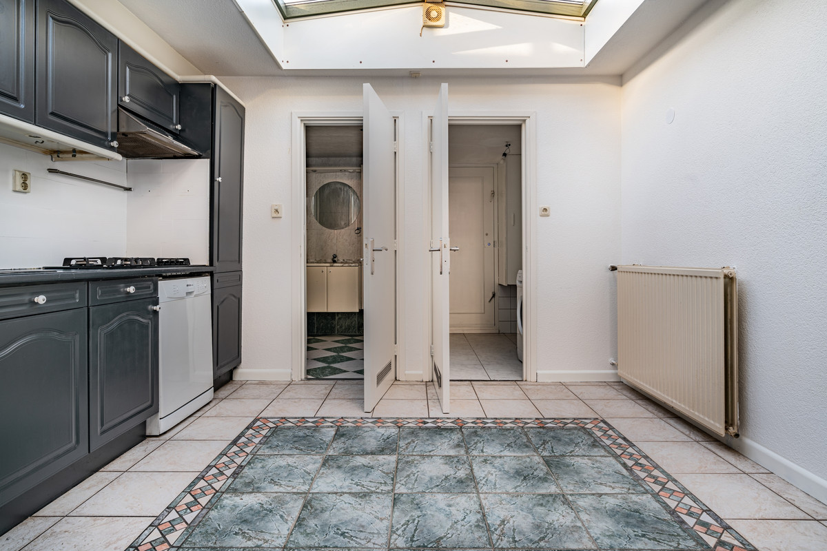 Tussenwoning te koop: Waardstraat 26, Leiden
