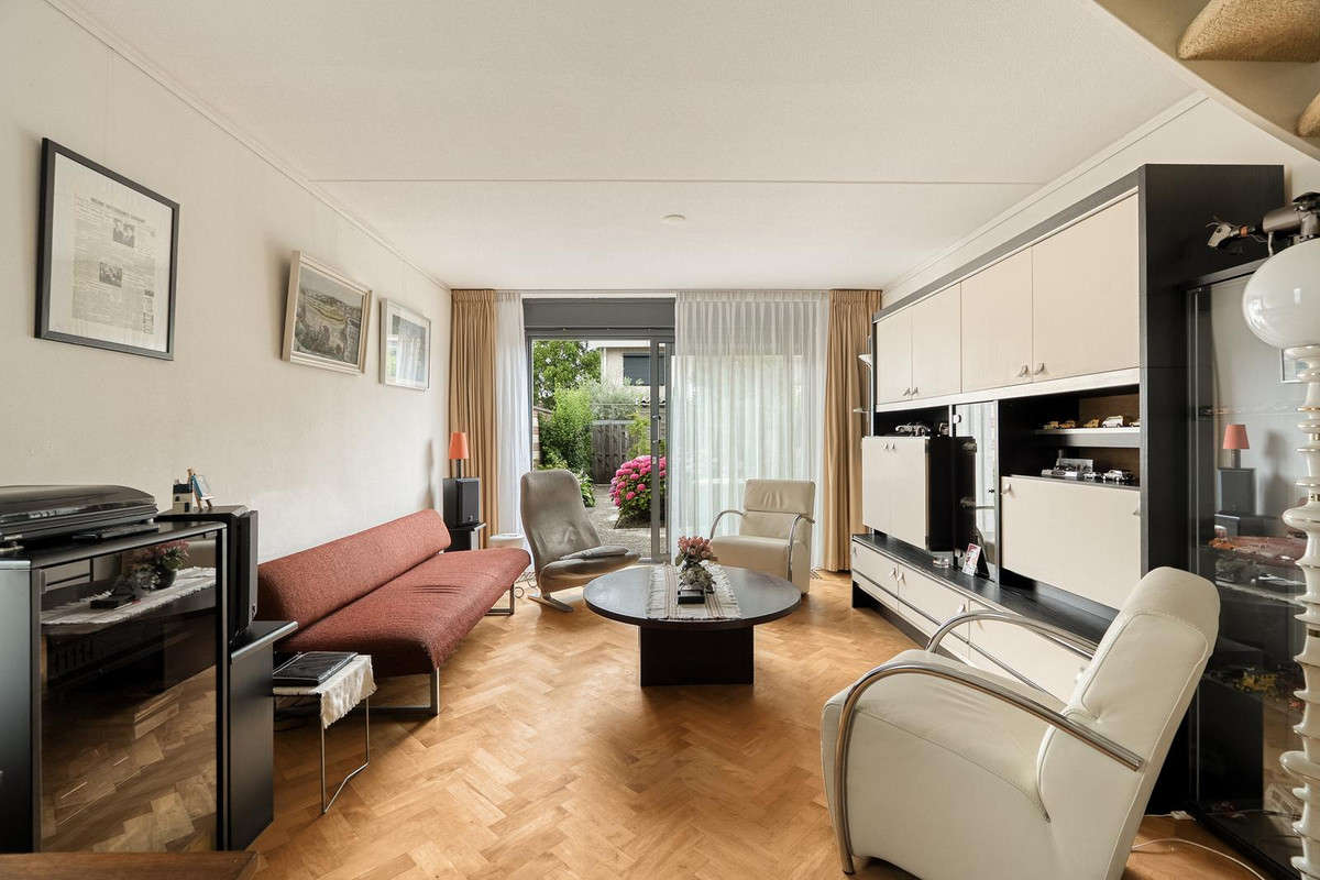 Hoekwoning te koop: Klarinetweg 67, Barendrecht