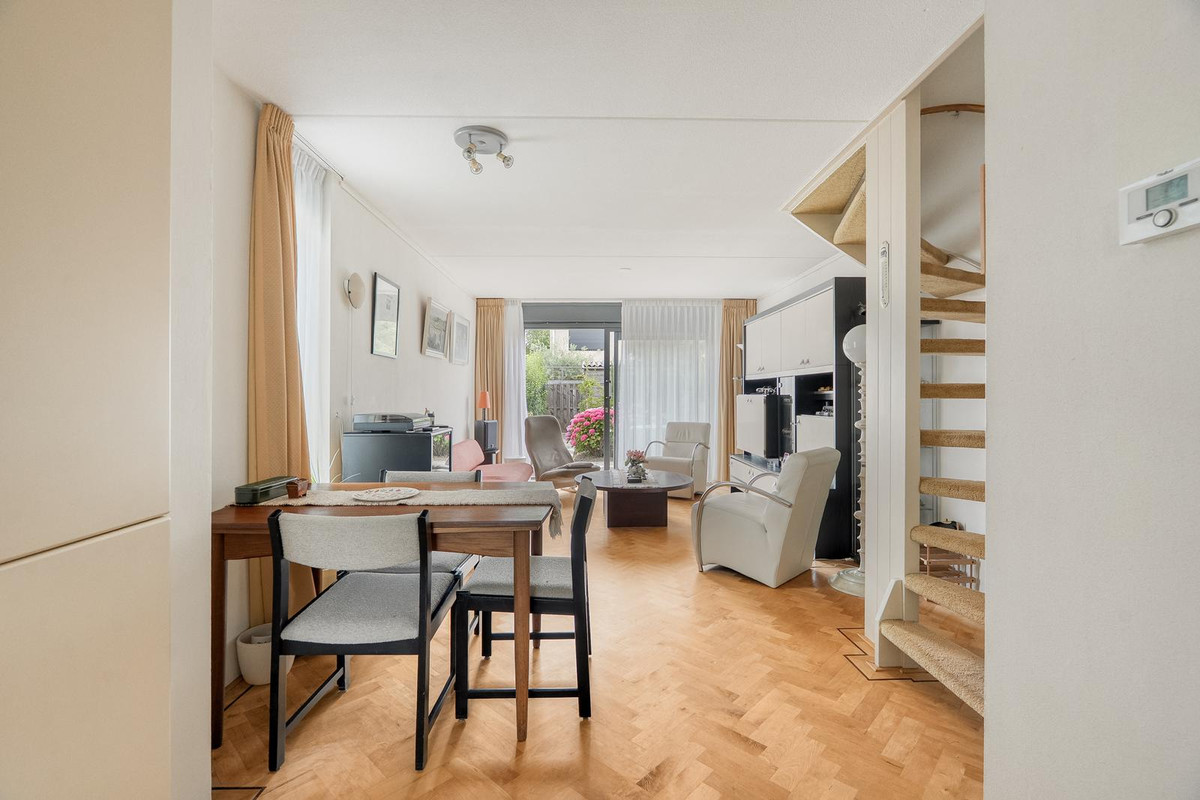 Hoekwoning te koop: Klarinetweg 67, Barendrecht